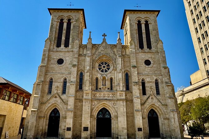 San Antonio Centre Food Tour of 6 Tastings with Tacos & Ice Cream - Main Plaza, San Fernando Cathedral, and the city’s civic heart