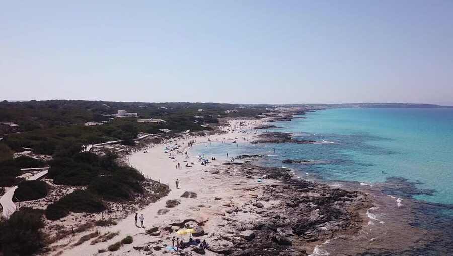 San Antonio: Es Vedrà, Formentera Tour with Food & Drinks - Paella lunch and the social side of the boat