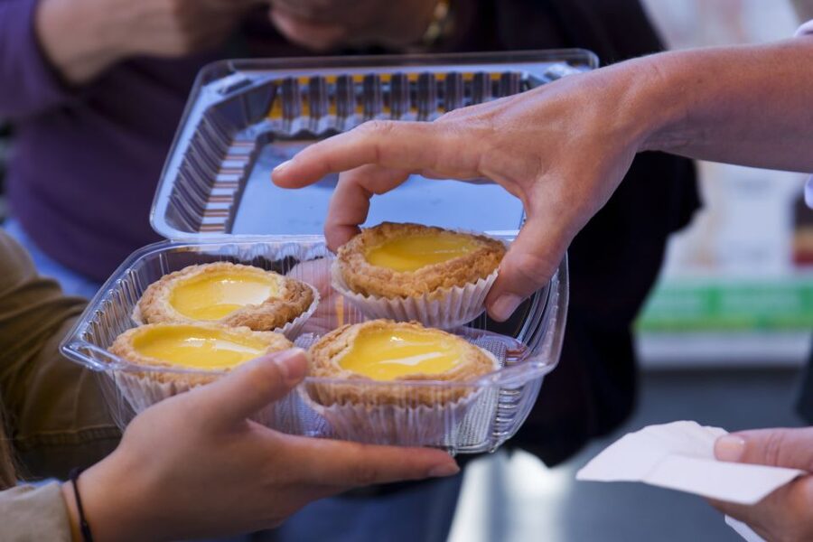San Francisco: Chinatown Walking Food Tour - New Hollywood Bakery and the famous baked bun