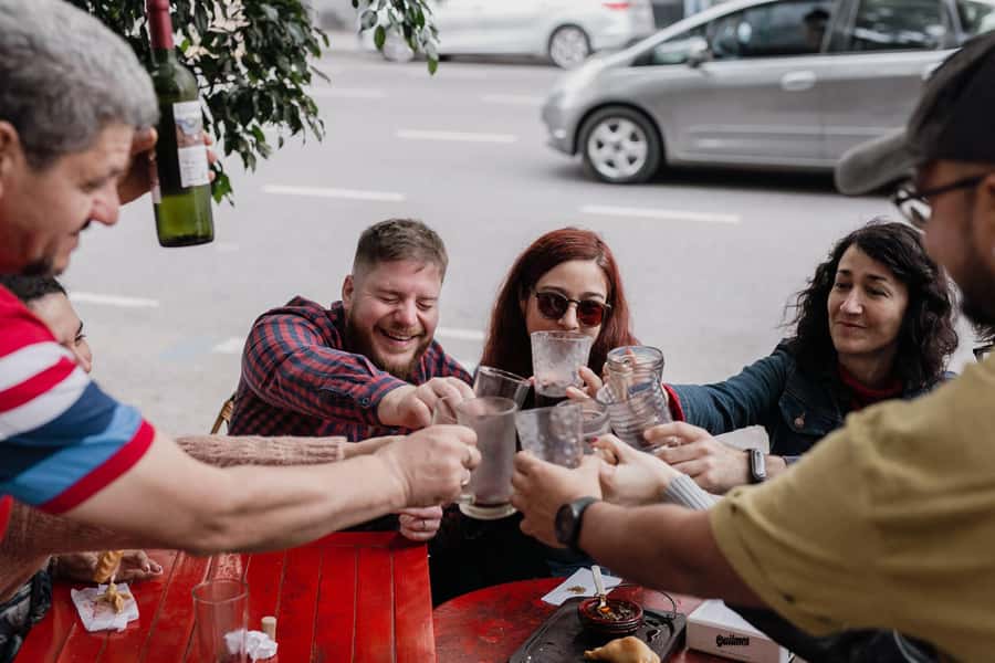 San Telmo: Historical Guided Tour with Street Food & Drinks - Why San Telmo is a good setting for a food tour