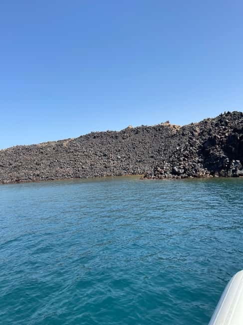 Santorini: Catamaran Cruise with Food and Drinks - Mesa Pigadia brings the food and snorkeling