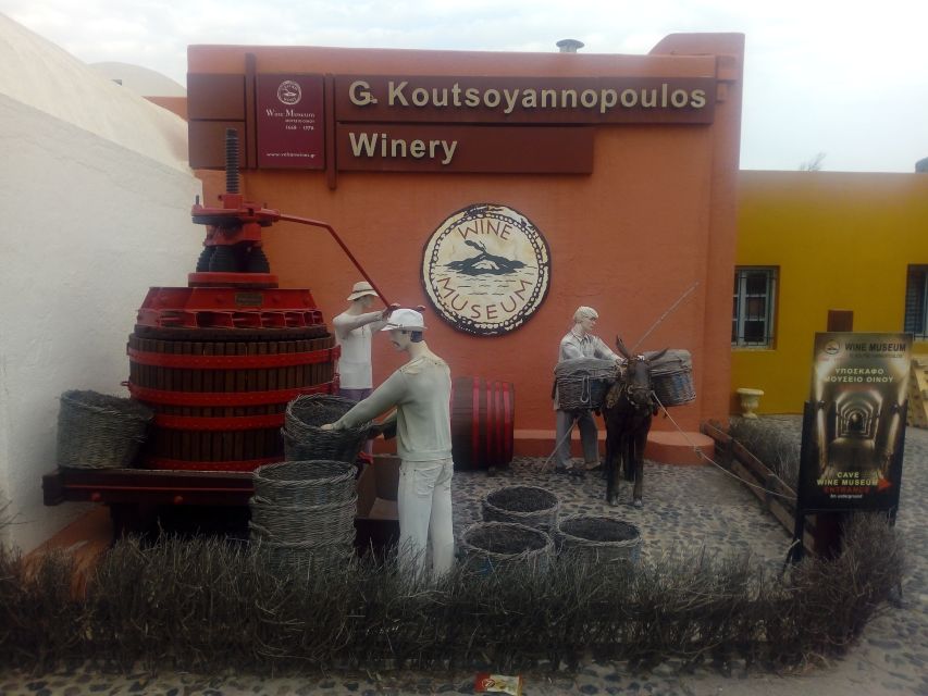 Santorini: Wine Tasting Tour & Sunset Viewing - The small details that make the outing work