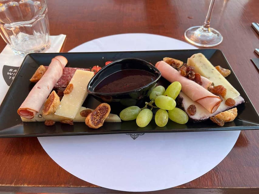 Santorini: Wine Tasting Tour with Snacks - The guides make the difference