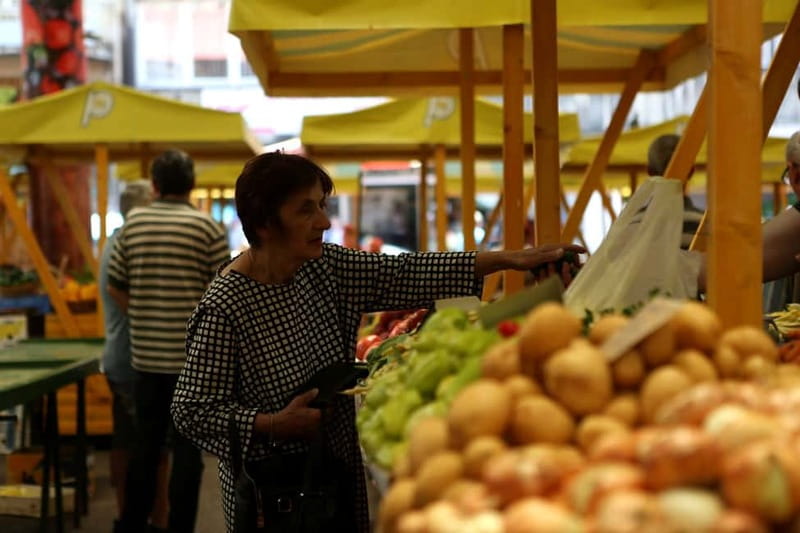 Sarajevo: Sarajevo City Market, Old Town Food Tasting Tour - Sarajevo City Market and the first taste of dry meat