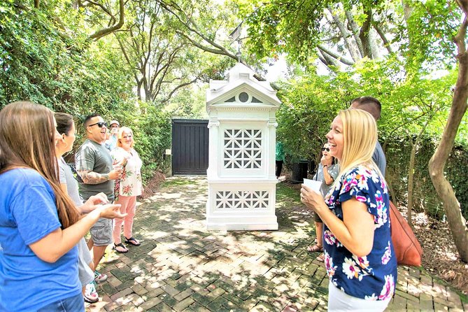 Savannah First Squares Culinary & Cultural Walking Food Tour - River Street and the change from squares to waterfront
