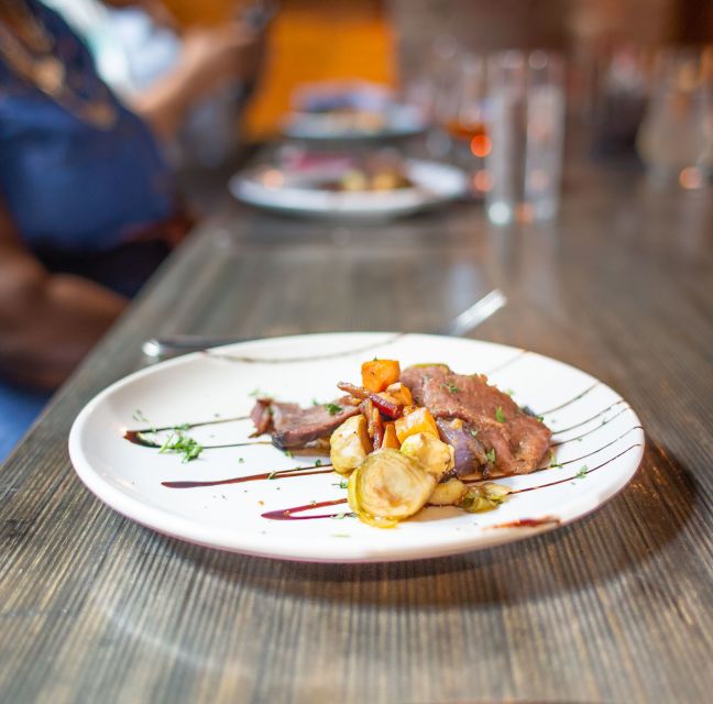 Savannah: Southern and Secret Food Tour - The history works best between courses