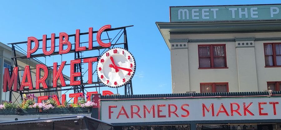Seattle: Pike Place Market Seafood Tasting Tour - Chowder, oysters, crab, and tuna