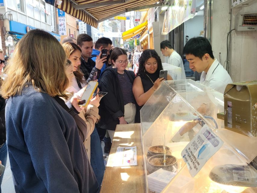 Seoul: Gwangjang Market Netflix Food Tour - Walking through Ikseon-dong’s hanok lanes