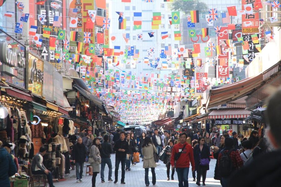 Seoul: Namdaemun Market Food Tour - Beyond Food: Accessories, Crafts, and Market Life
