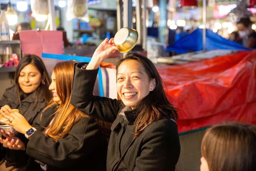 Seoul: Palace, Temple and Market Guided Foodie Tour at Night - Why this Seoul night tour works