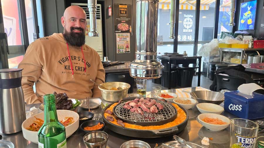 Seoul: Temple & Starfield COEX Mall Gourmet Tour in Gangnam - Bongeunsa Temple After Dark