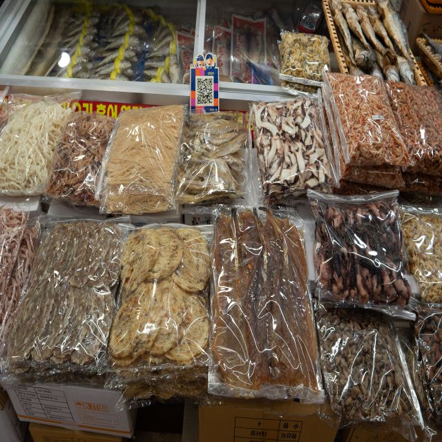Seoul: The Biggest Sea-food Noryangjin Market Tour - Timing, comfort, and small details that matter