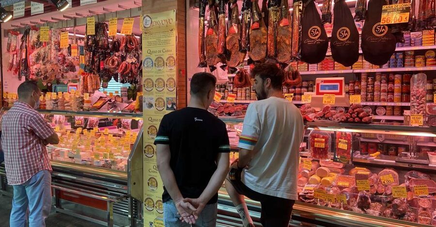 Seville: Flavors of Andalucía Guided Food Tour with Tastings - Why Triana is the right setting for a food tour