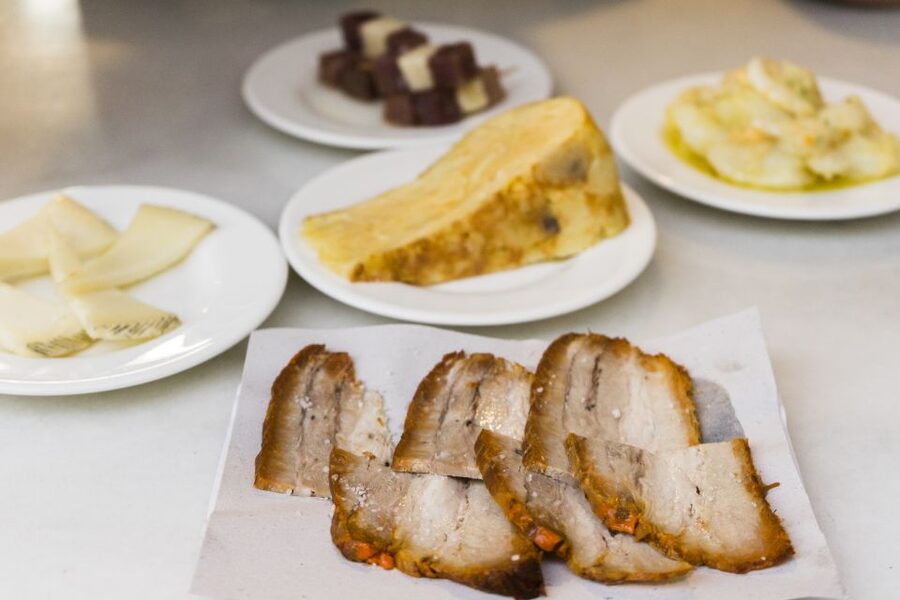 Seville: Tapas Crawl - Five-minute walks through Seville