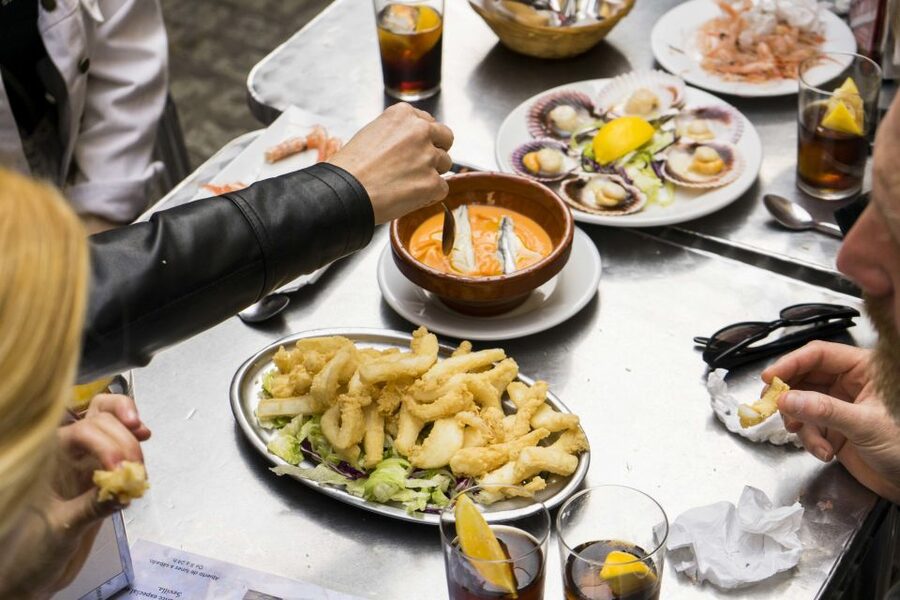 Seville: Tapas Crawl - Fourth stop: wine and dessert