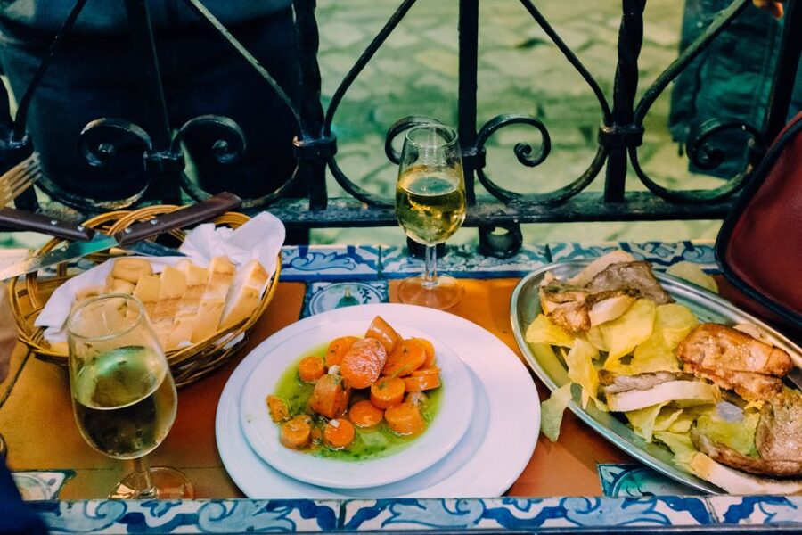 Seville: Tapas Tour Across the River in Triana - Why Triana is the right setting for a tapas tour