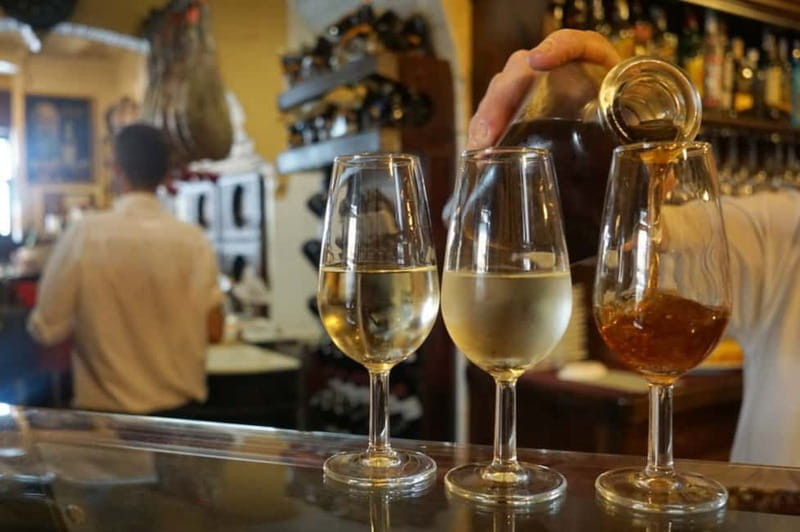Seville: Tapas Walking Tour with Traditional Flamenco Show - Why this four-hour evening works