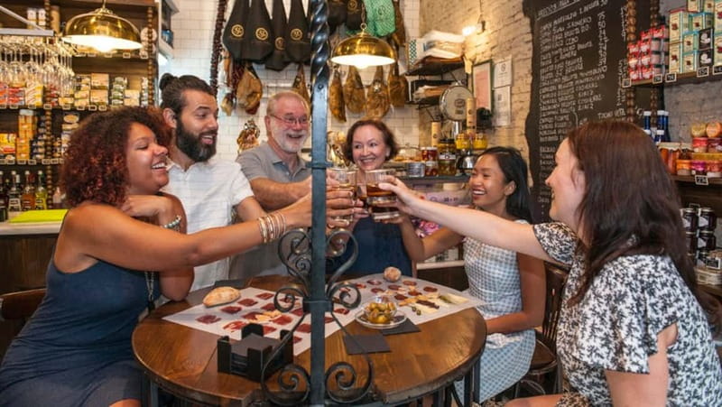 Seville: Tapas Walking Tour with Traditional Flamenco Show - Flamenco at La Casa del Flamenco