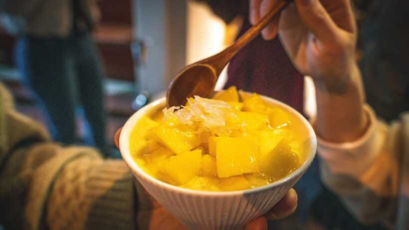 Shanghai: Evening Walking Food Tour - Finishing with craft beer near South Shaanxi Road