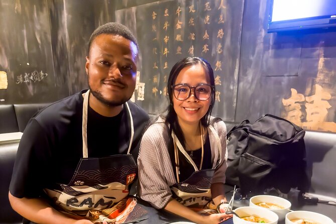 Shibuya: Ramen Dojo Tokyo | Make All 3 (Tonkotsu/Shoyu/Miso) - Preparing chicken chashu in a short, useful lesson