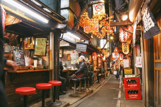 Shinjuku: Golden Gai Food Tour - Local dishes, sushi tips, and dining manners