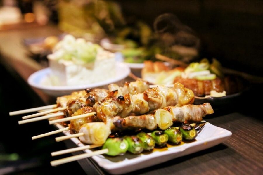 Shinjuku: Golden Gai Food Tour - The guides make the difference