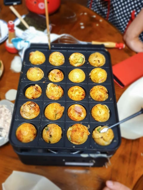 Shinjuku Tokyo: Authentic Japanese Home-Style Culinary Class - What the 150-minute session feels like