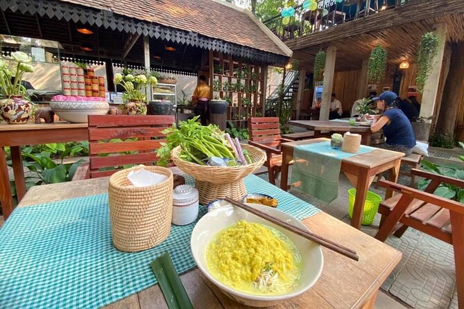 Siem Reap Evening Food Tour - Inclusive 5 stops Local Tastings - The guides can make or break the evening