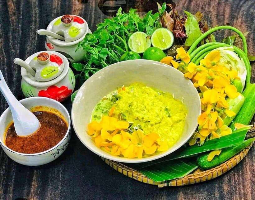 Siem Reap: Street Food Experience by Tuk-Tuk - Food quantity, dietary needs, and comfort