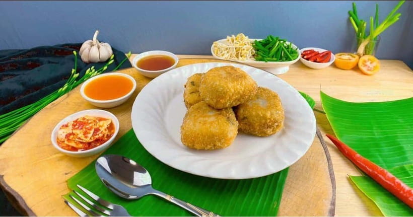 Siem Reap: Street Food Experience by Tuk-Tuk - The guides make or break the evening