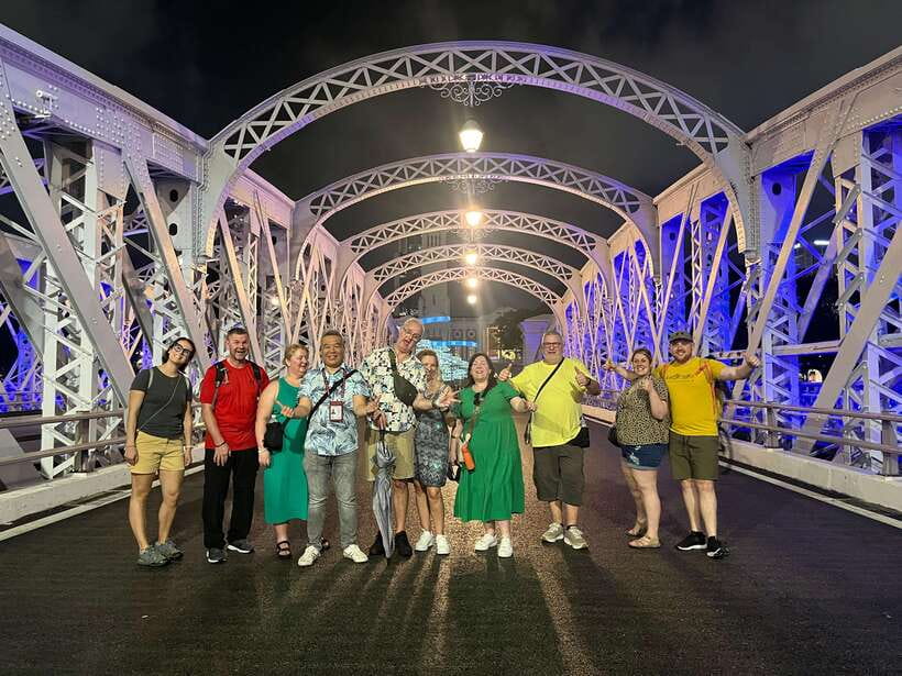 Singapore: Guided Street Food Tour at Night - Key things to know before booking