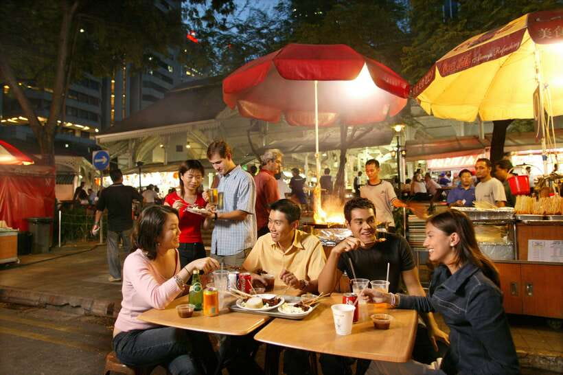 Singapore: Hawker Culture Food Tour and Sightseeing - An evening route from Chinatown to Marina Bay