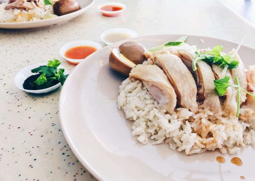 Singapore: Hawker Culture Food Tour and Sightseeing - Telok Ayer Green and the story of Singapore’s arrivals