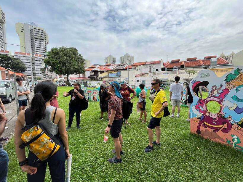 Singapore: Little India Hawker Street Food Tour - Street art and local history between the bites