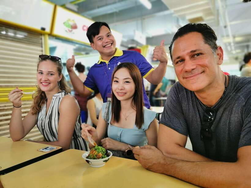 Singapore: Local Hawker Food Tour with Tastings - Chinatown’s religious buildings and street history