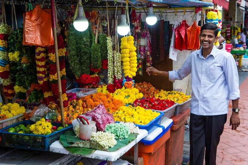 Singapore: Local Street Food Tasting Tour - Kampong Glam: Singapore’s first taste and first stories