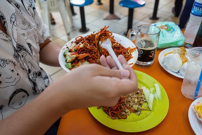 Singapore: UNESCO Street Food & Cultural Experience - Why this tour works as a first morning in Singapore