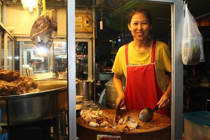 Small-Group Chiang Mai Evening Street Food Tour - Starting at 7 p.m. with a small group