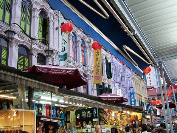 Small Group: Michelin and Local Hawker Food Tour with 9 tastings - Key things to know before you book
