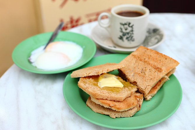 Small Group: Michelin and Local Hawker Food Tour with 9 tastings - Maxwell Food Centre and the practical side of hawker dining