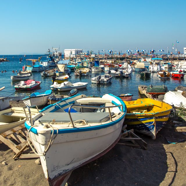 Sorrento: Guided Walking Tour & Street Food Experience - Crafts, sandals, and Sorrento’s small industries
