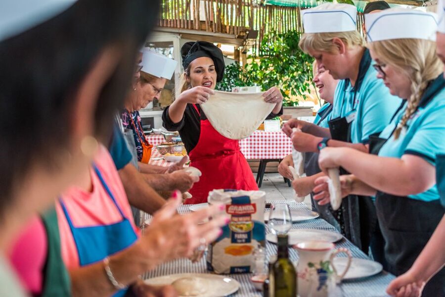 Sorrento: Pizza Making Class - Learning the dough, with one important timing detail