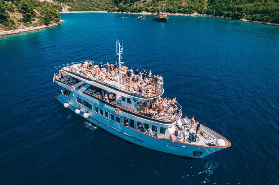 Split: Blue Lagoon, Borkko Beach & Šolta with Food & Drinks - Food, drinks, and the real cost of the day