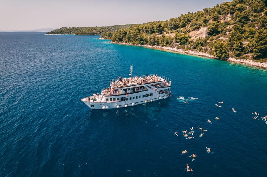 Split: Blue Lagoon, Borkko Beach & Šolta with Food & Drinks - Finding Max Nautica and getting aboard