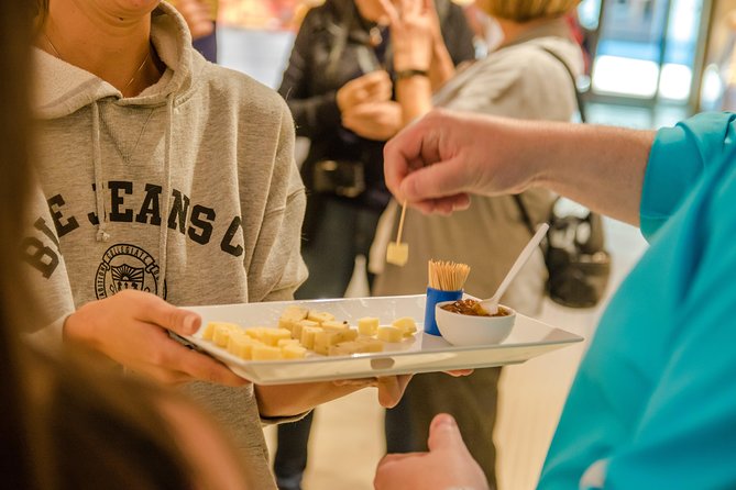 Stockholm: Food Tour - From Östermalm to Hötorgshallen on foot