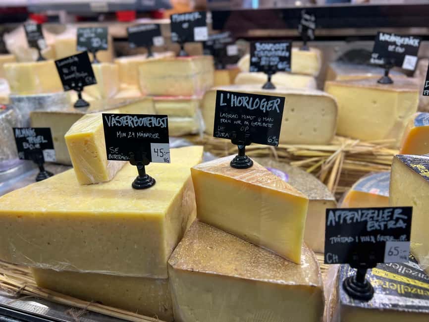Stockholm: Old Town Food Tour of 7 Locals Favorites Tastings - Princess Cake and the sweeter side of Stockholm