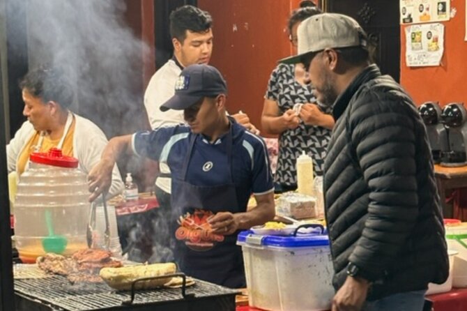 Street Food Tour Around Antigua - First stop: the shuco that wins people over