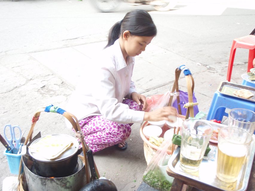 Street Food Tour Hanoi and Train Street Experience - Is $28 a fair price?