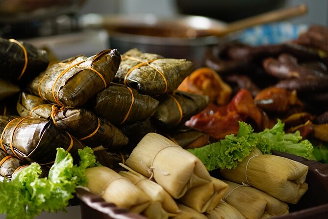 Street Food Tour - Live A Unique Gastronomic Experience - Tasting Colombian fruits and regional food