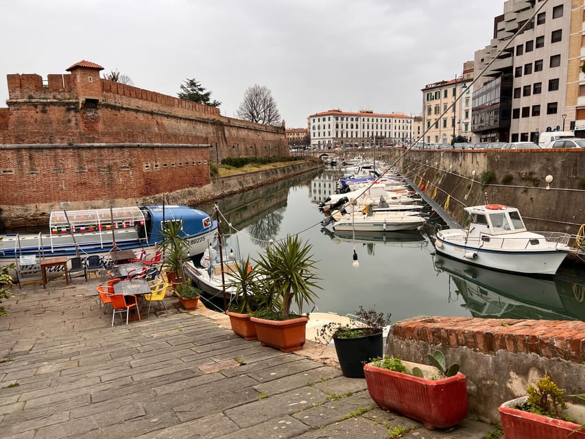 Street Food Walking Tour: Discover Livorno’s Local Flavors - The opening walk through historic Livorno